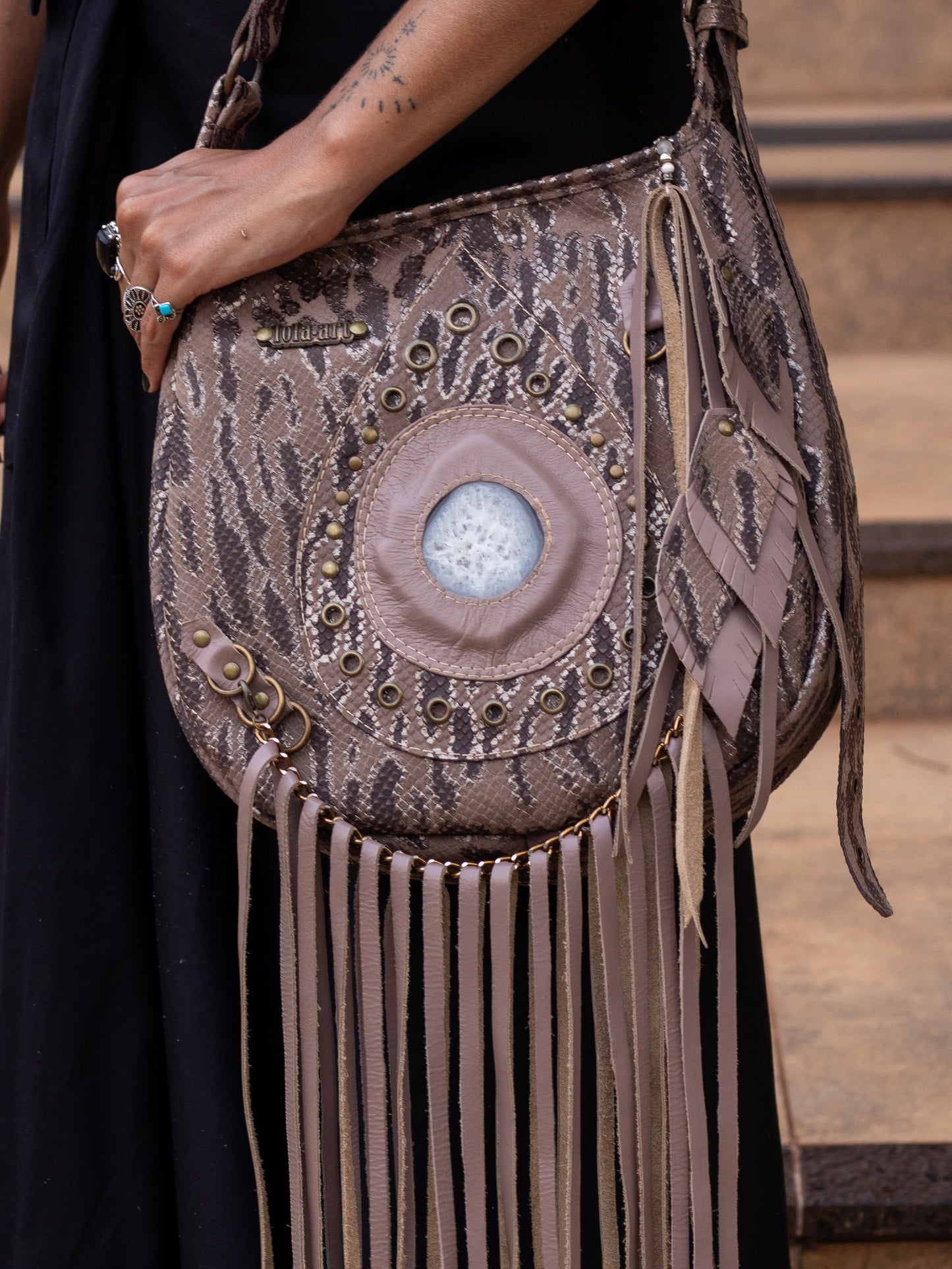 Bolsa Com Franja Boho Maya Couro